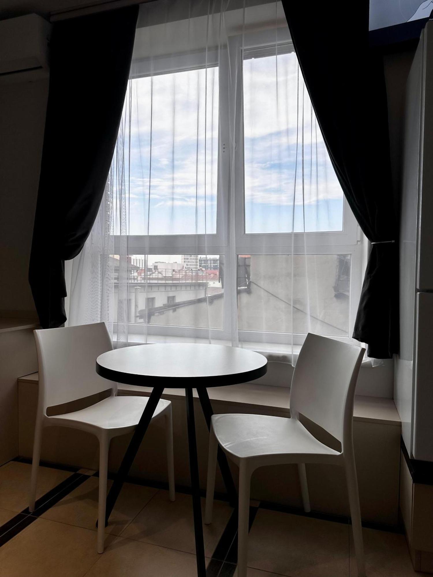 Opera Center Hotel & Apartments リヴィウ エクステリア 写真