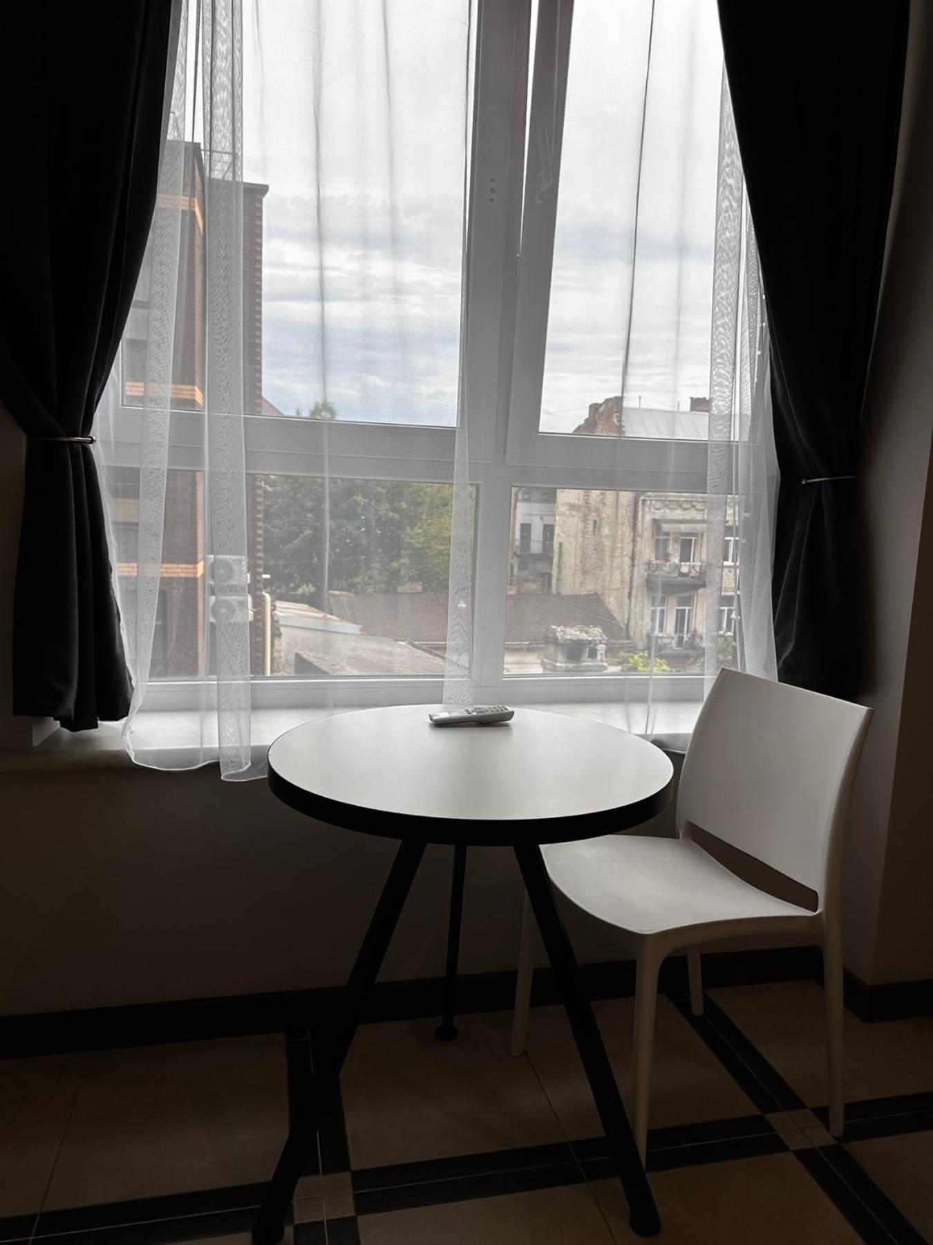Opera Center Hotel & Apartments リヴィウ エクステリア 写真